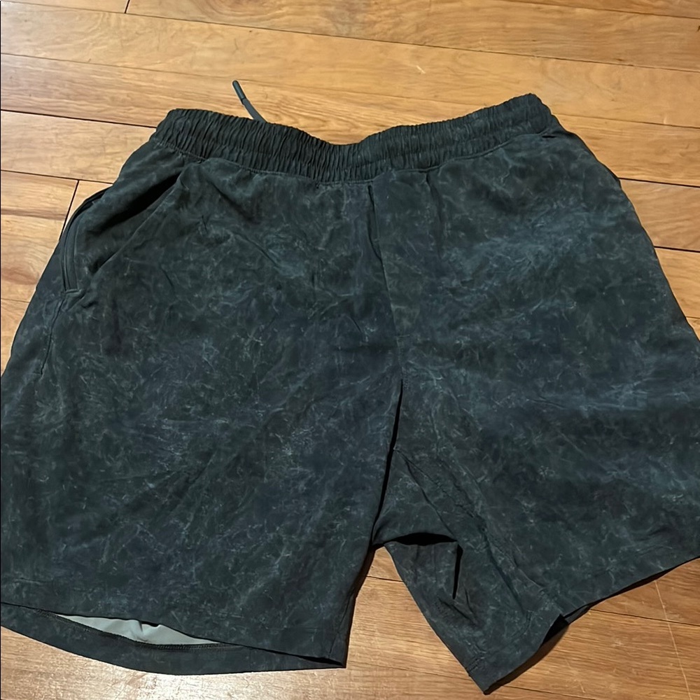Men's Lululemon Pace Breaker style short